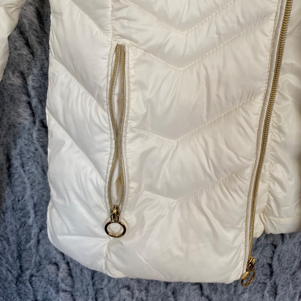 Michael Kors Packable Puffy Jacket, white, size XS - Picture 5 of 13